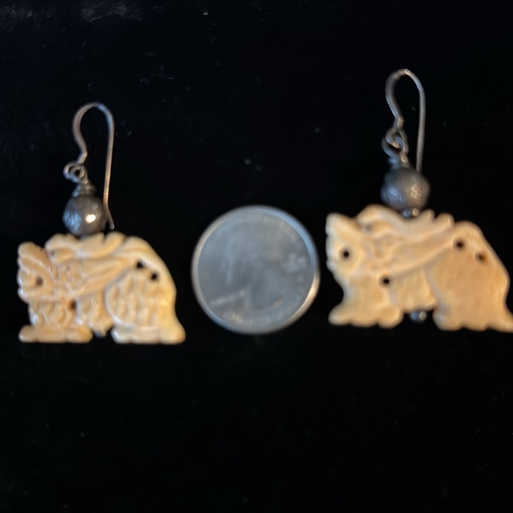 Vintage Hand-Carved Dragon Bracelet and Earrings - Picture 14 of 15